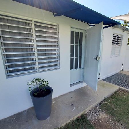 Aguadilla Breeze Apt In Gated Complex 8 Minute Walk To Crashboat Beach Exterior foto